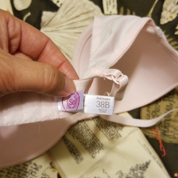 Pink bra - Picture 3 of 3